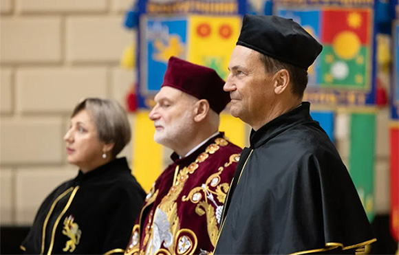 Radosław Sikorski doktorem honoris causa Lwowskiego Uniwersytetu