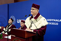 UKSW: Służba społeczeństwu