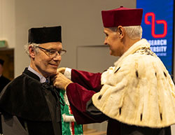 Noblista Victor Ambros został obywatelem Polski