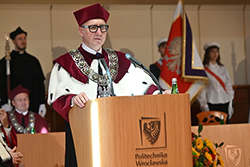 PWr: Blisko 7 tys. studentów rozpoczęło oficjalnie naukę